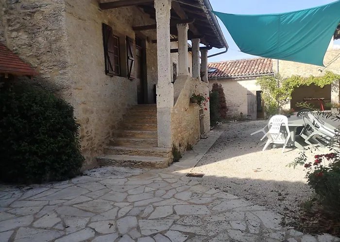 Дом отдыха Piscine Cahors *